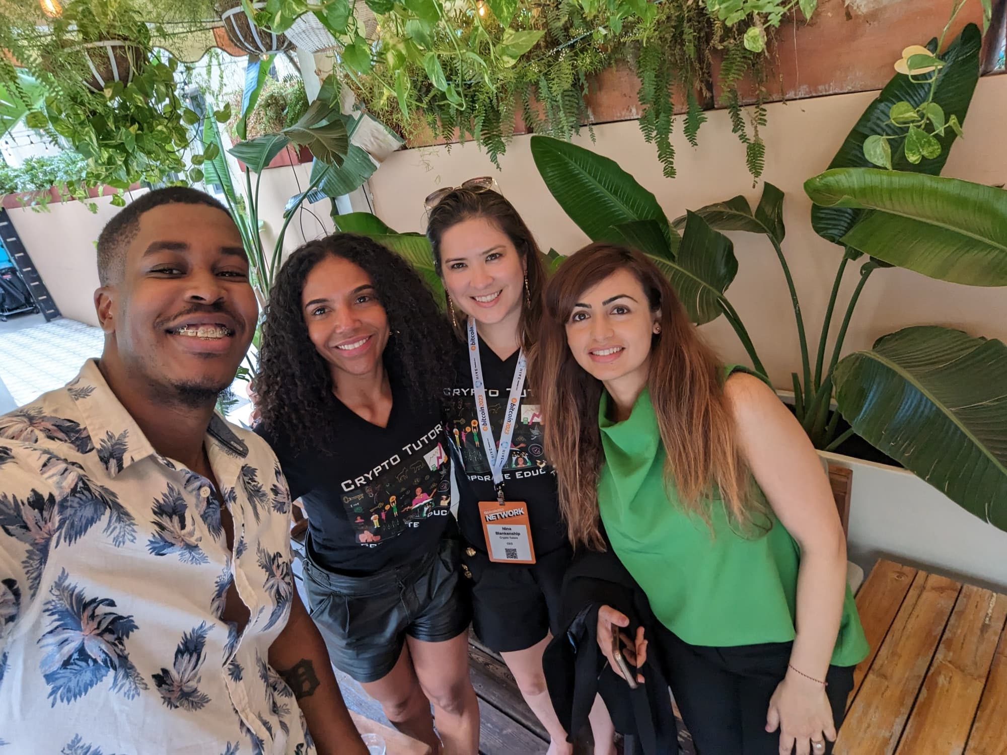Lisa Francoeur with the Crypto Tutors community